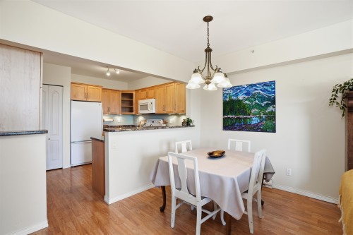 302-5780 Trail Avenue, Sechelt, BC 