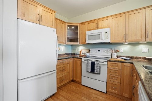 302-5780 Trail Avenue, Sechelt, BC 