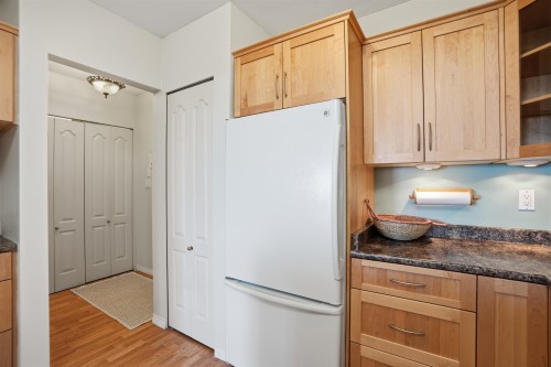 302-5780 Trail Avenue, Sechelt, BC 
