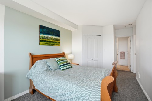 302-5780 Trail Avenue, Sechelt, BC 