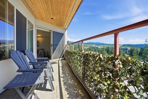 302-5780 Trail Avenue, Sechelt, BC 