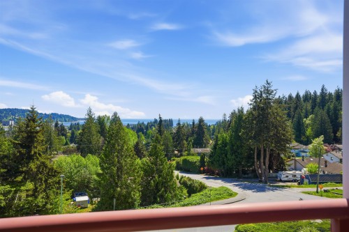 302-5780 Trail Avenue, Sechelt, BC 