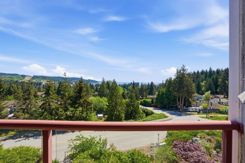 302-5780 Trail Avenue, Sechelt, BC 