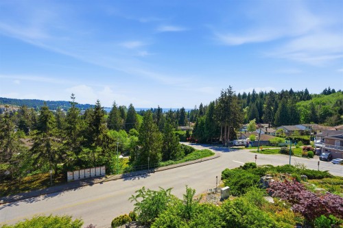 302-5780 Trail Avenue, Sechelt, BC 