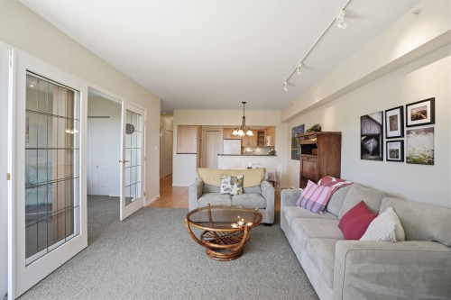 302-5780 Trail Avenue, Sechelt, BC 