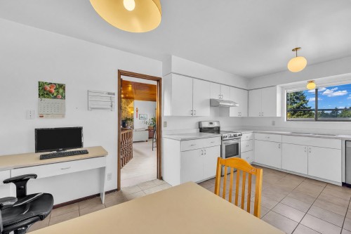 970 Duthie Avenue, Burnaby, BC - Indoor