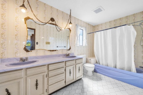 970 Duthie Avenue, Burnaby, BC - Indoor Photo Showing Bathroom
