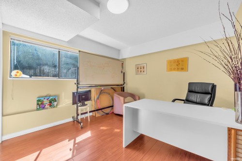 970 Duthie Avenue, Burnaby, BC - Indoor Photo Showing Office