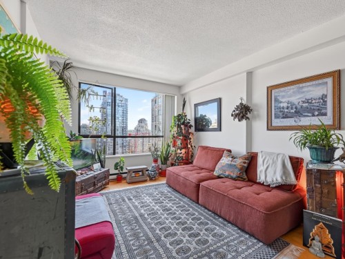 2004-1189 Howe Street  Vancouver, BC V6Z 2X4