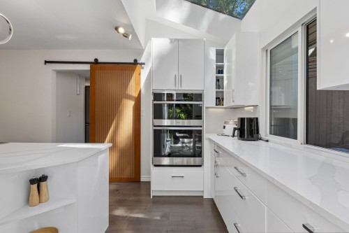 5620 Larson Place, West Vancouver, BC 