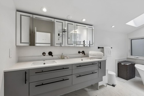 5620 Larson Place, West Vancouver, BC 