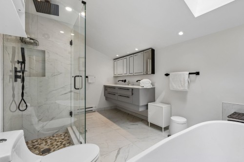 5620 Larson Place, West Vancouver, BC 