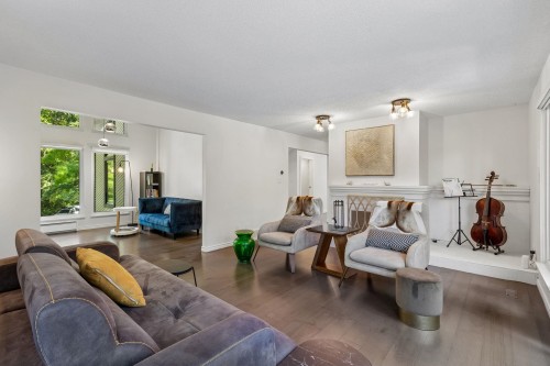 5620 Larson Place, West Vancouver, BC 