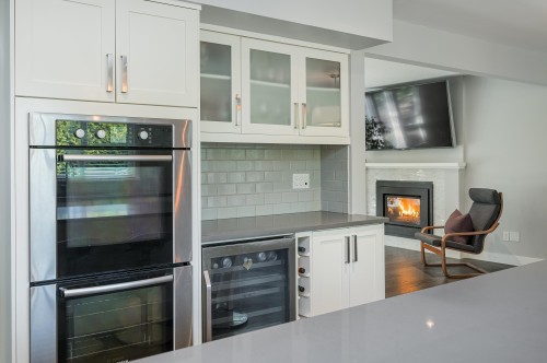 5079 Walker Avenue, Delta, BC - Indoor Photo Showing Kitchen