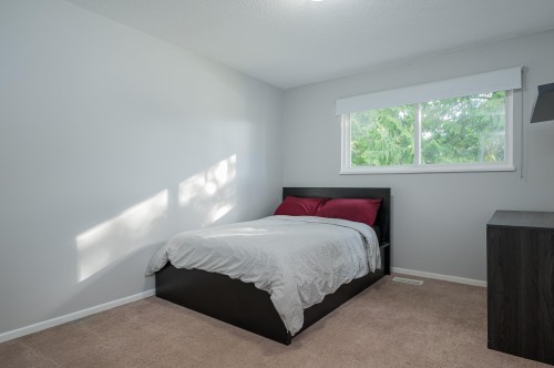5079 Walker Avenue, Delta, BC - Indoor Photo Showing Bedroom