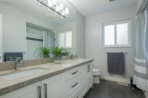 5079 Walker Avenue, Delta, BC - Indoor Photo Showing Bathroom