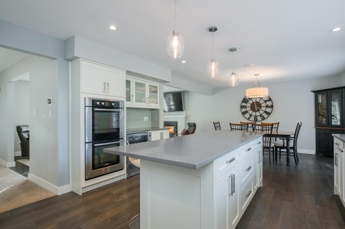 5079 Walker Avenue, Delta, BC - Indoor Photo Showing Kitchen With Upgraded Kitchen