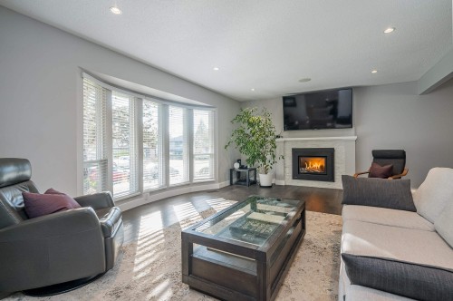 5079 Walker Avenue, Delta, BC - Indoor Photo Showing Living Room With Fireplace