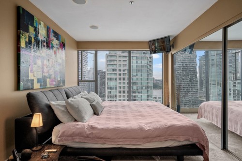 2302-1000 Beach Avenue, Vancouver, BC - Indoor Photo Showing Bedroom