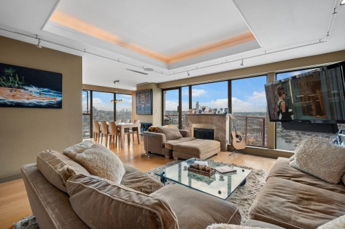 2302-1000 Beach Avenue, Vancouver, BC - Indoor Photo Showing Living Room