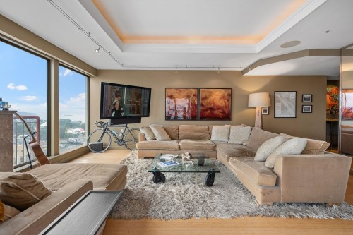 2302-1000 Beach Avenue, Vancouver, BC - Indoor Photo Showing Living Room