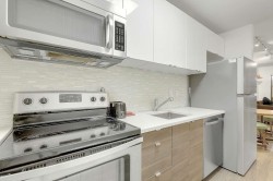 208-1106 Pacific Street  Vancouver, BC V6E 1T4