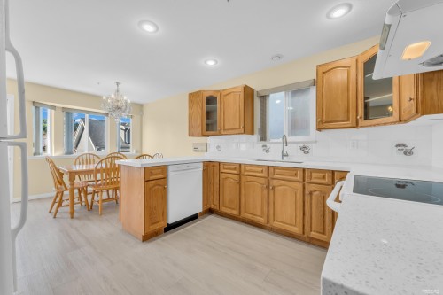2866 44Th Avenue E, Vancouver, BC - Indoor Photo Showing Kitchen