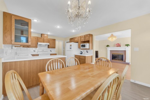 2866 44Th Avenue E, Vancouver, BC - Indoor Photo Showing Dining Room