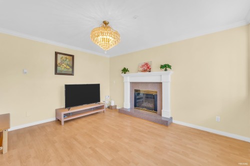 2866 44Th Avenue E, Vancouver, BC - Indoor Photo Showing Living Room With Fireplace
