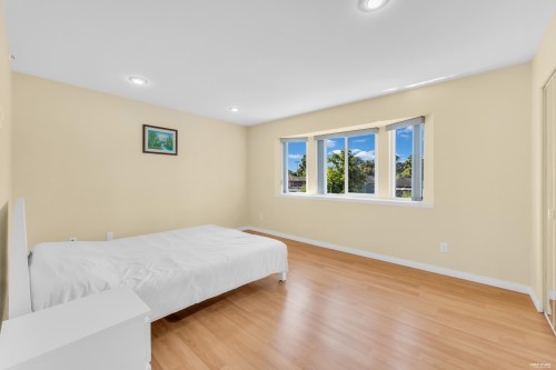 2866 44Th Avenue E, Vancouver, BC - Indoor Photo Showing Bedroom