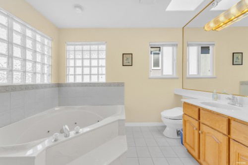 2866 44Th Avenue E, Vancouver, BC - Indoor Photo Showing Bathroom