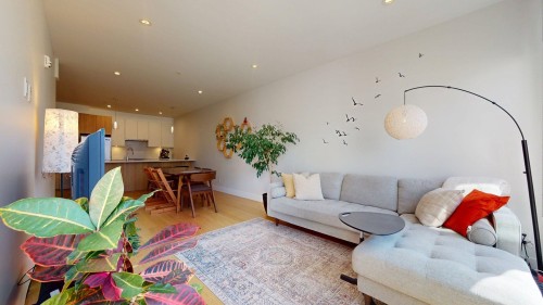 213-1870 Dowad Drive, Squamish, BC - Indoor Photo Showing Living Room