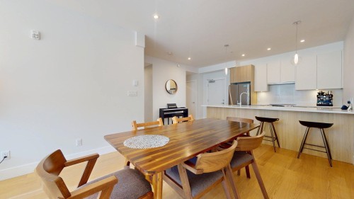 213-1870 Dowad Drive, Squamish, BC - Indoor Photo Showing Dining Room