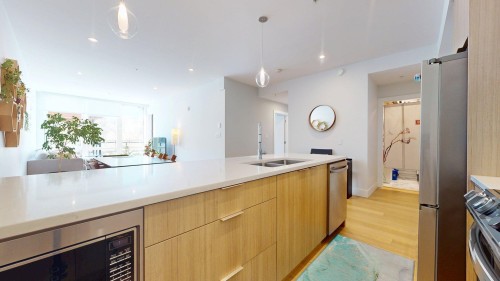 213-1870 Dowad Drive, Squamish, BC - Indoor Photo Showing Kitchen With Double Sink