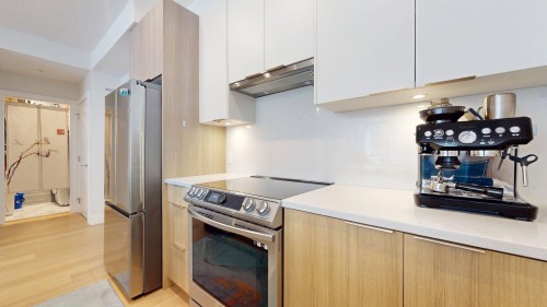213-1870 Dowad Drive, Squamish, BC - Indoor Photo Showing Kitchen