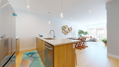 213-1870 Dowad Drive, Squamish, BC - Indoor Photo Showing Kitchen With Double Sink With Upgraded Kitchen