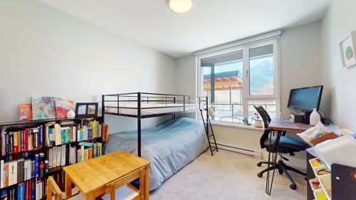 213-1870 Dowad Drive, Squamish, BC - Indoor Photo Showing Bedroom