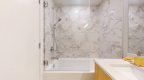 213-1870 Dowad Drive, Squamish, BC - Indoor Photo Showing Bathroom