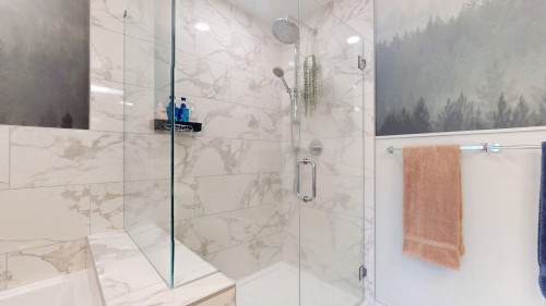 213-1870 Dowad Drive, Squamish, BC - Indoor Photo Showing Bathroom