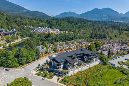 213-1870 Dowad Drive, Squamish, BC - Outdoor With View