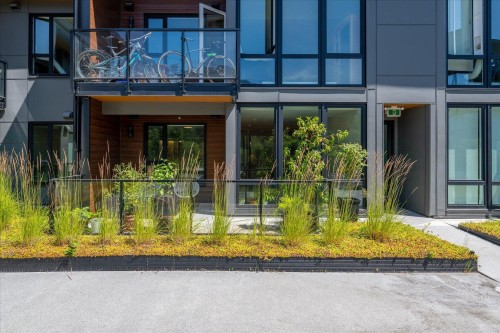 213-1870 Dowad Drive, Squamish, BC - Outdoor