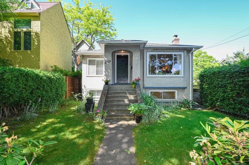 3305 6Th Avenue W, Vancouver, BC - Outdoor With Facade