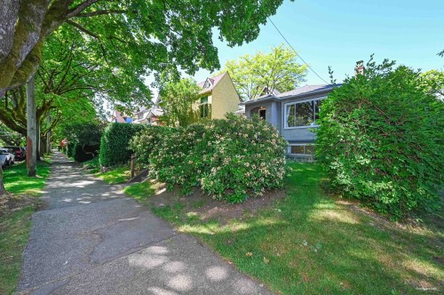 3305 6Th Avenue W, Vancouver, BC - Outdoor