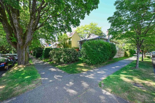 3305 6Th Avenue W, Vancouver, BC - Outdoor