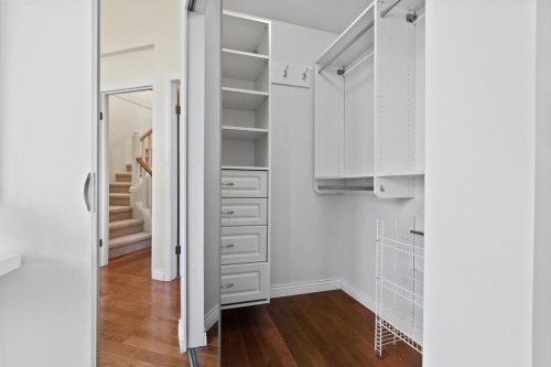 1-230 Keith Road E, North Vancouver, BC - Indoor