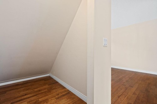 1-230 Keith Road E, North Vancouver, BC - Indoor Photo Showing Other Room