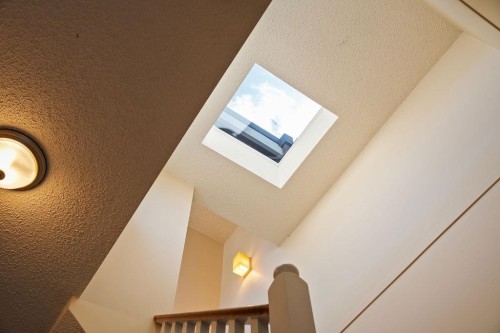 1-230 Keith Road E, North Vancouver, BC - Indoor Photo Showing Other Room