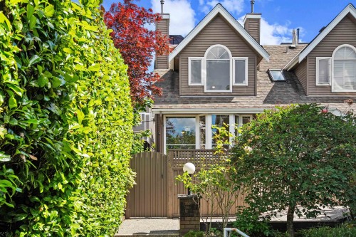 1-230 Keith Road E, North Vancouver, BC - Outdoor