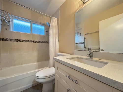 3147 8Th Avenue W, Vancouver, BC - Indoor Photo Showing Bathroom