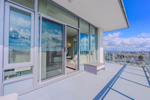 1705-8677 Capstan Way, Richmond, BC - Outdoor With Balcony